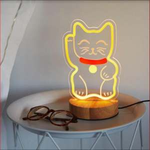 מנורת חתול מזל