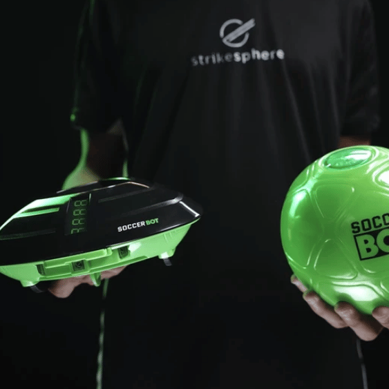 רובוט כדורגל Soccer Bot של strikesphere עם מסך ניקוד